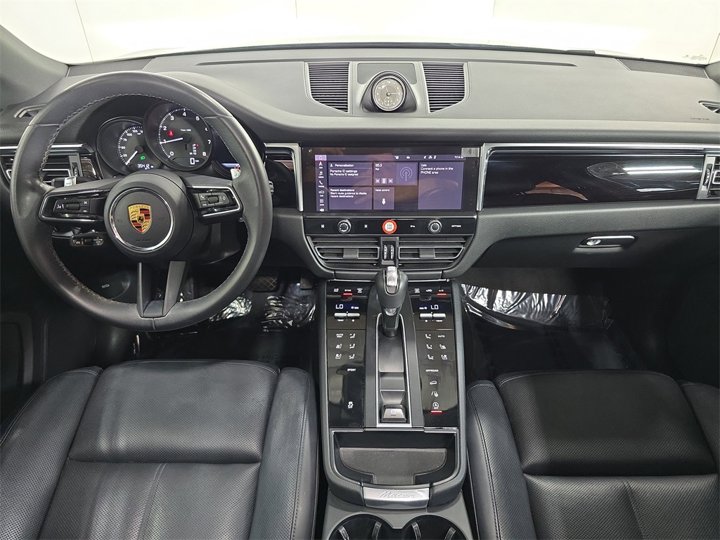 2023 Porsche Macan T photo 13