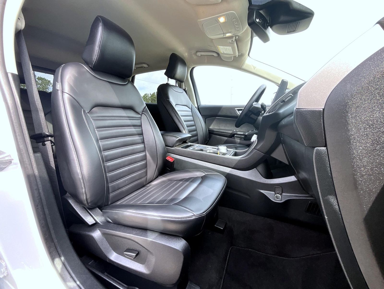 2024 Ford Edge SEL photo 17