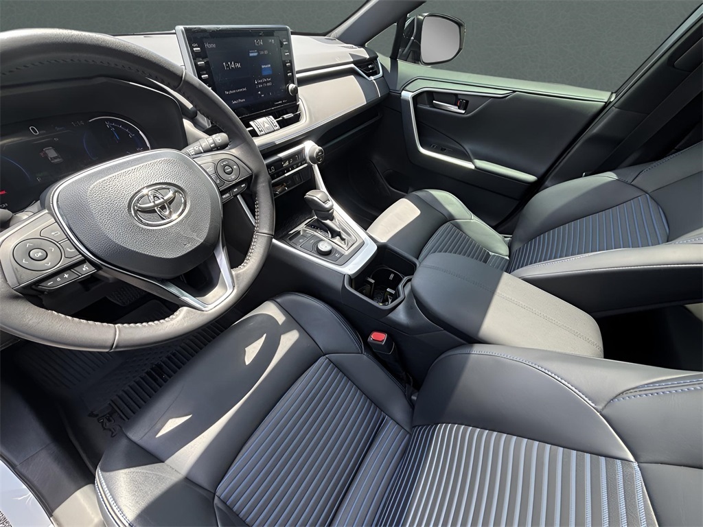 2022 Toyota RAV4 Hybrid XSE photo 9