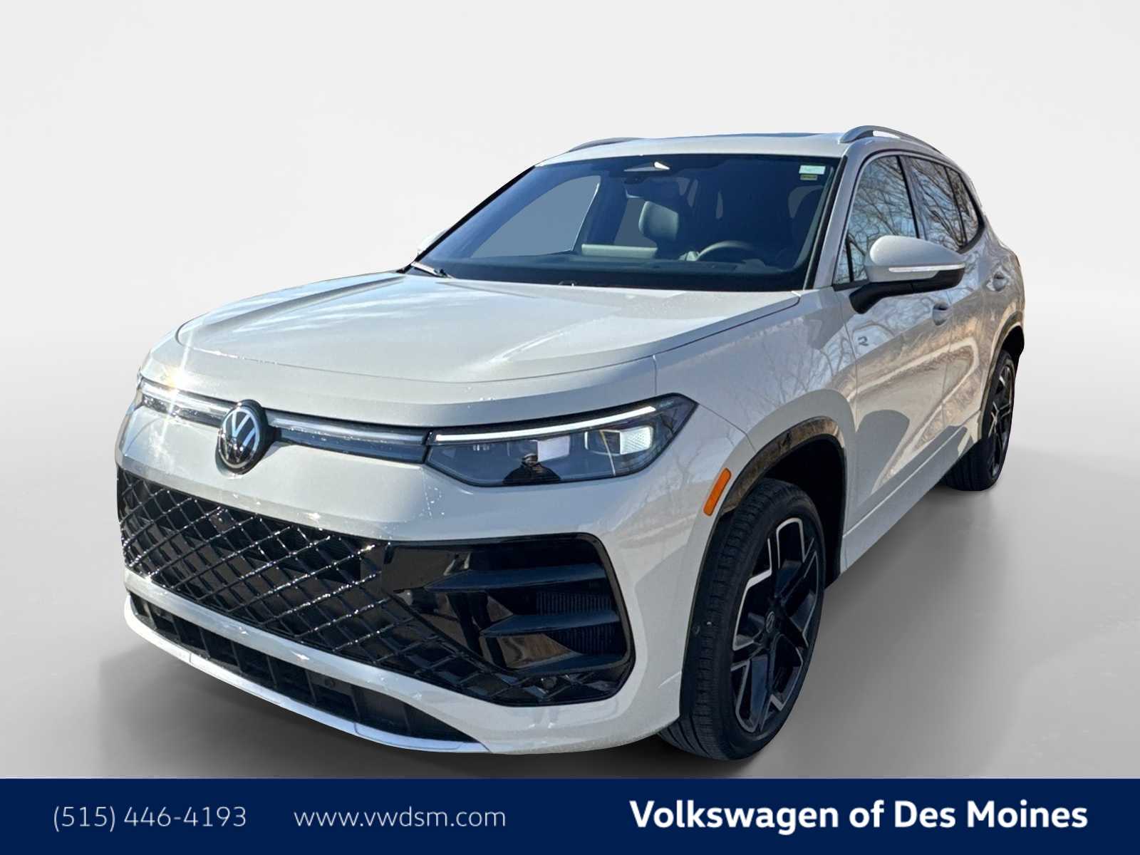 2026 Volkswagen Tiguan SEL R-LINE TURBO's photo