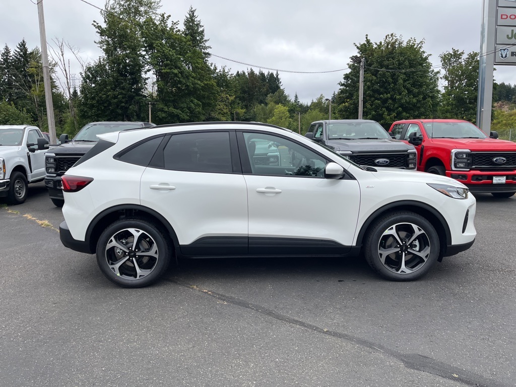 2025 Ford Escape ST-Line Select Hybrid photo 4