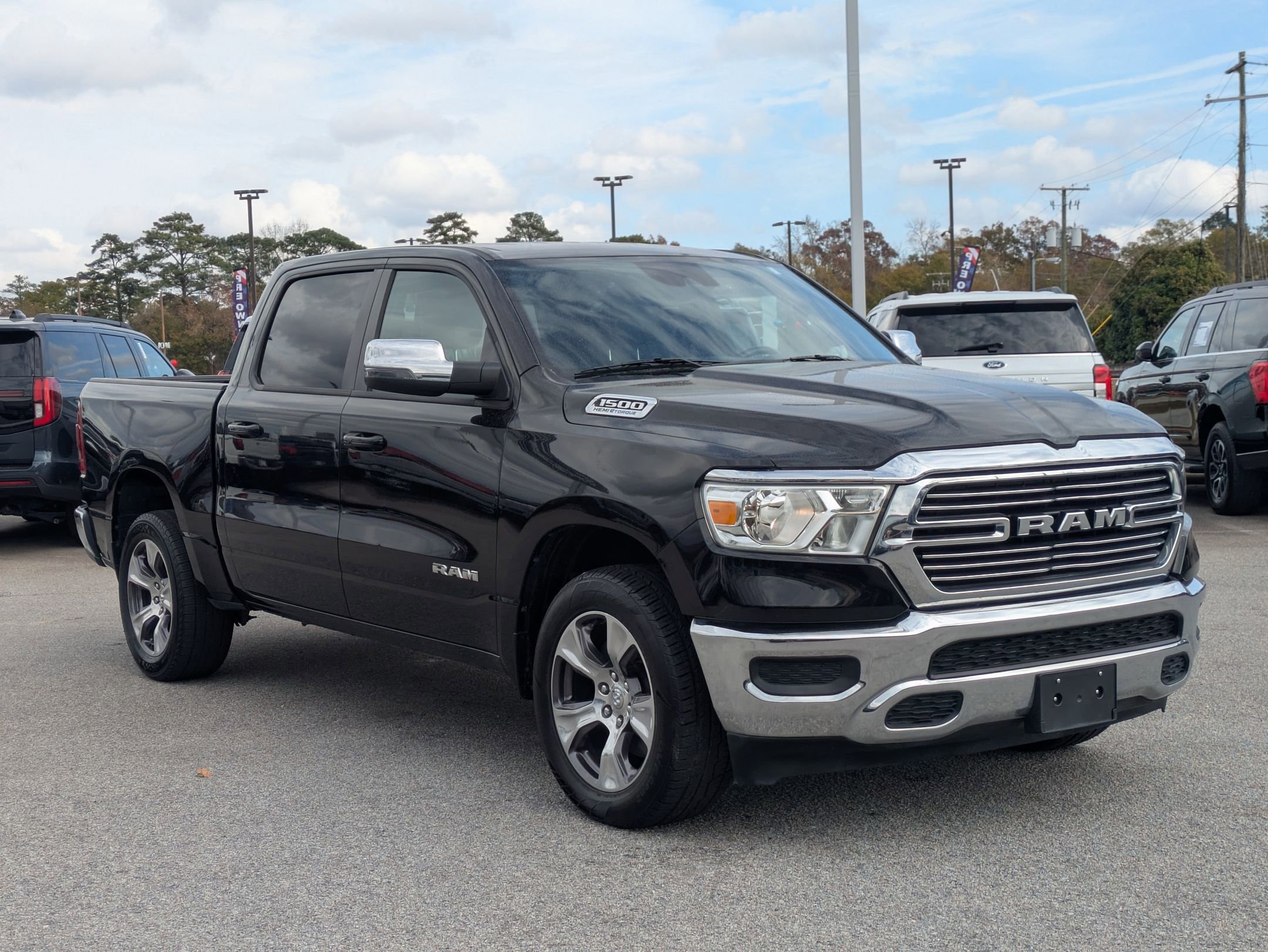 2024 Ram 1500 Laramie photo 3