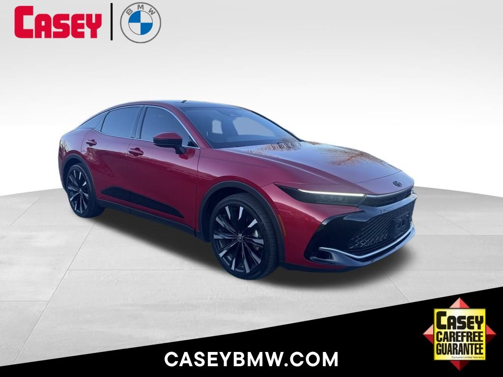 2023 Toyota Crown Platinum's photo