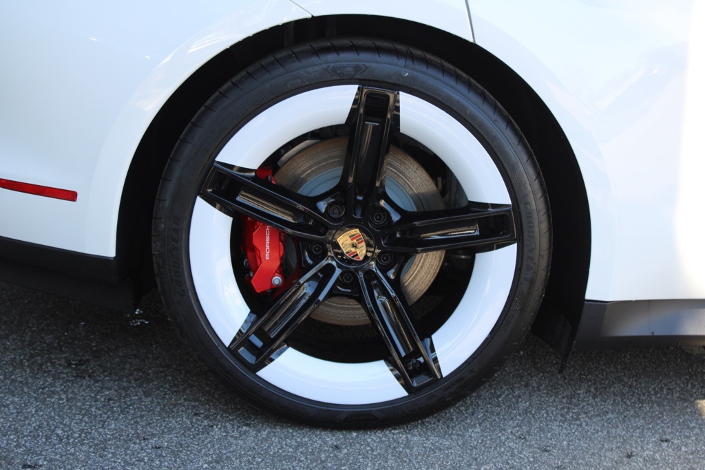 2025 Porsche Taycan 4S photo 16