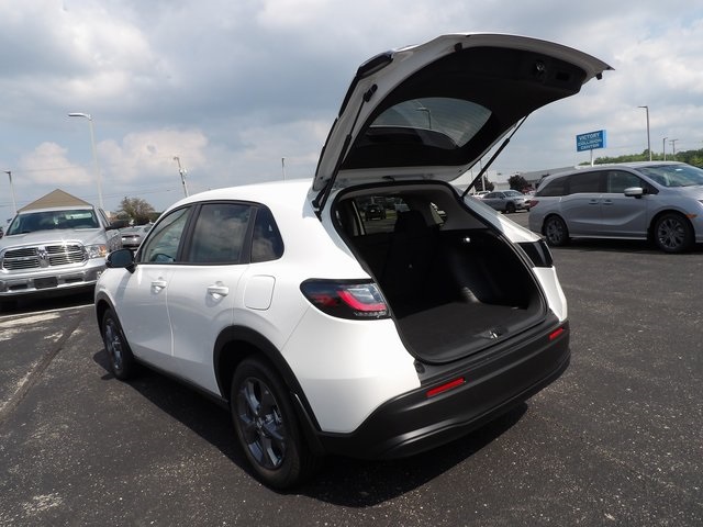2026 Honda HR-V LX photo 9