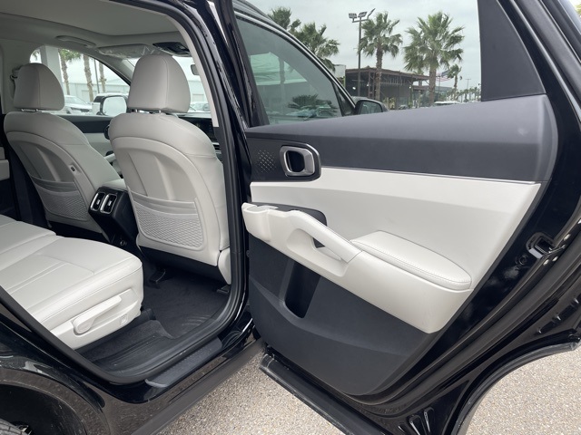 2025 Kia Sorento S photo 16