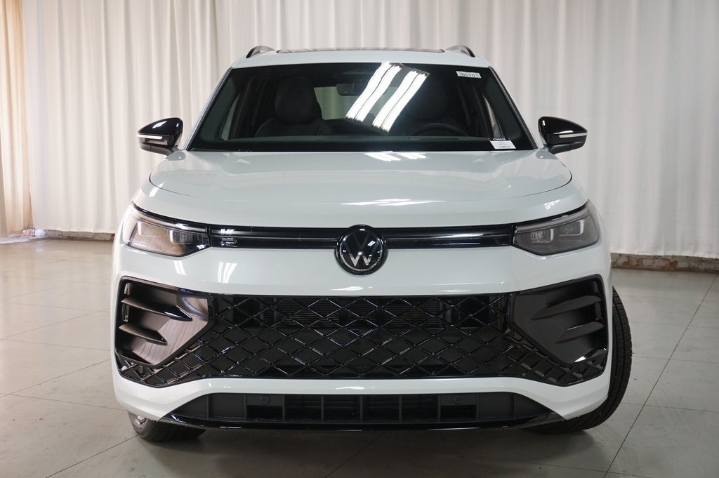 2025 Volkswagen Tiguan SE R-Line Black photo 3