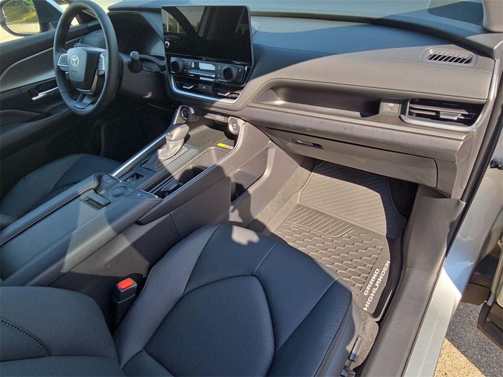 2025 Toyota Highlander Hybrid XLE photo 33