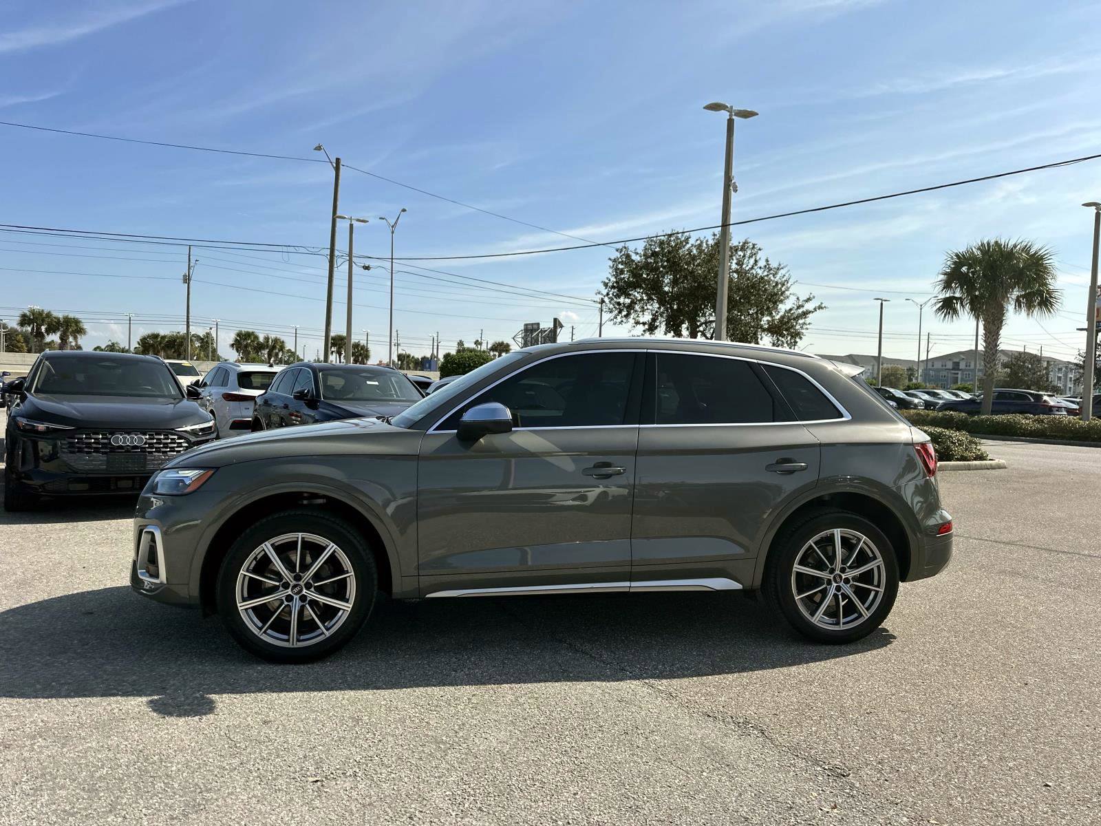 2023 Audi SQ5 Premium Plus photo 3
