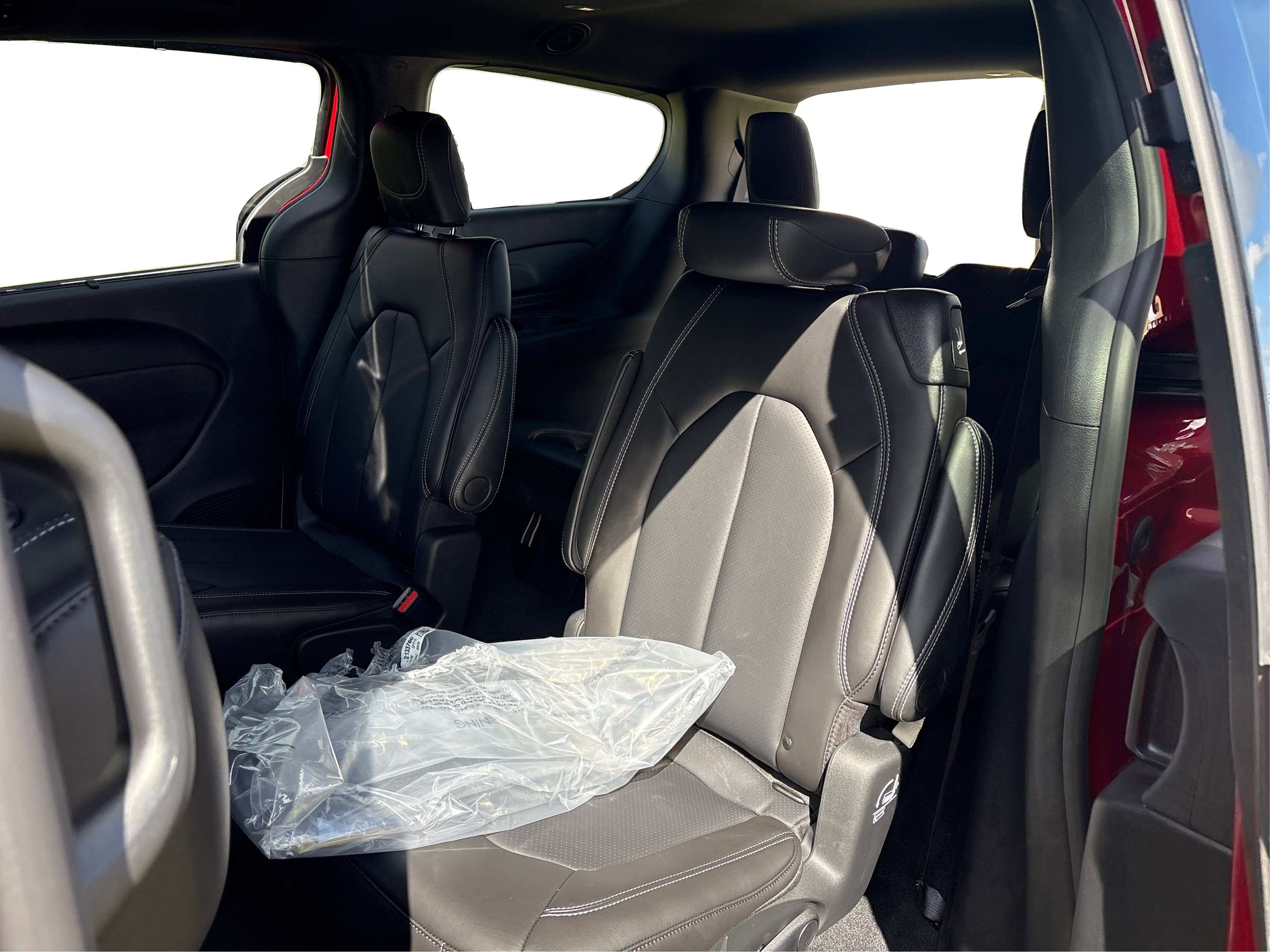 2026 Chrysler Pacifica photo 10