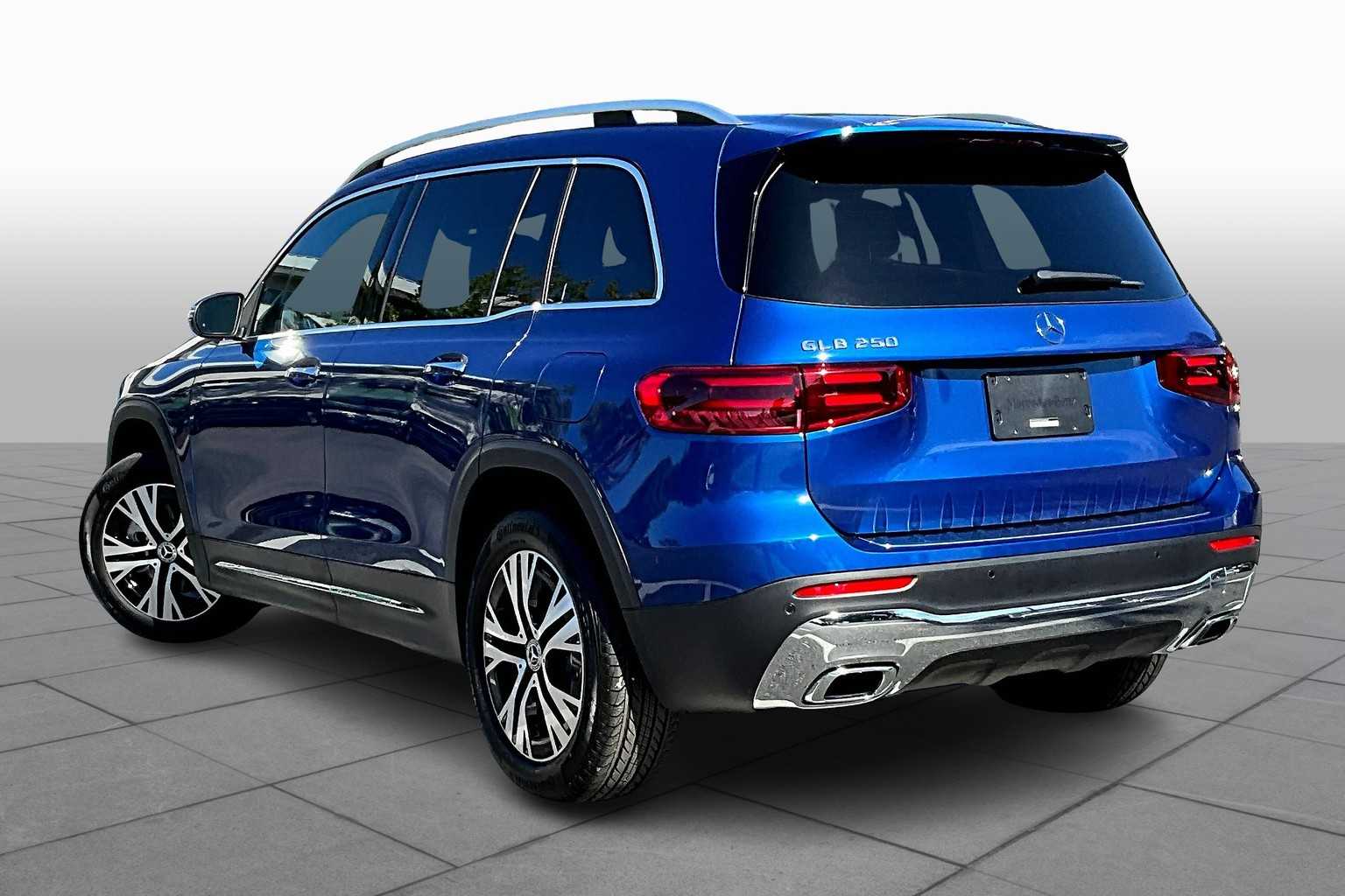 2025 Mercedes Benz GLB 250 photo 11