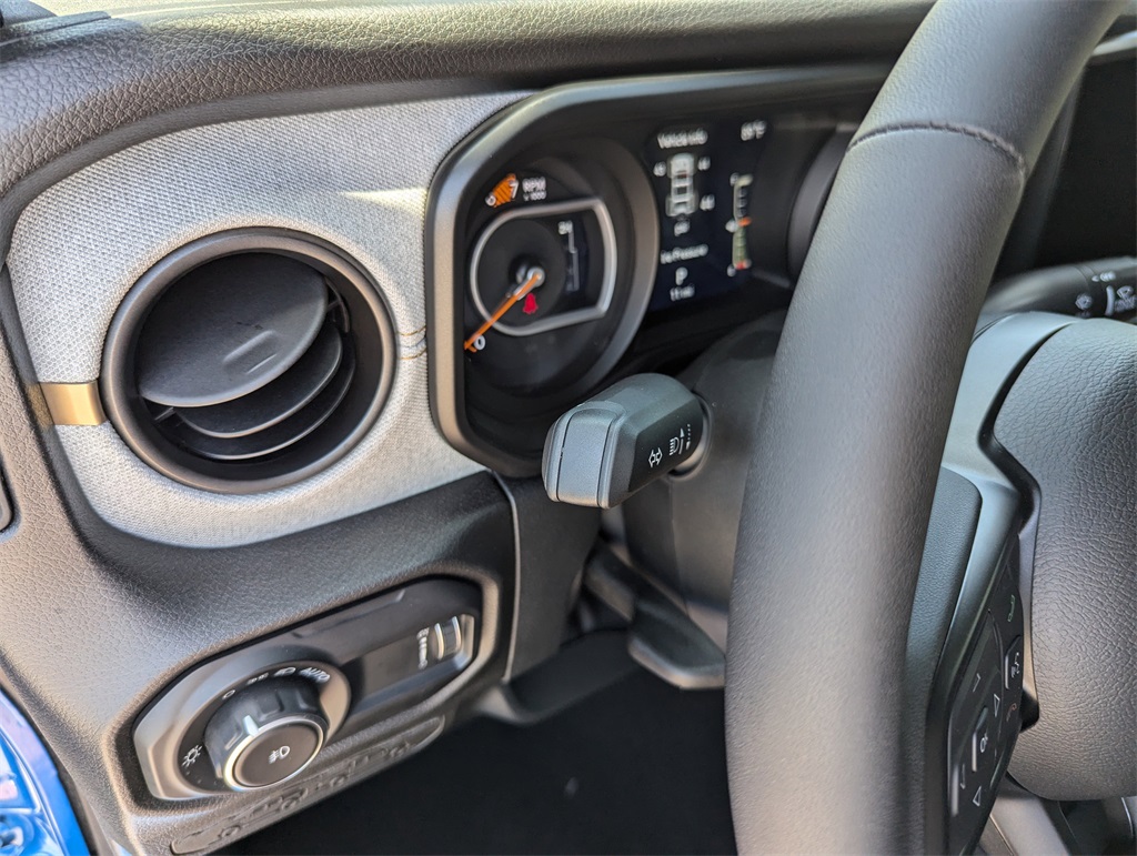 2025 Jeep Wrangler Sport S photo 19