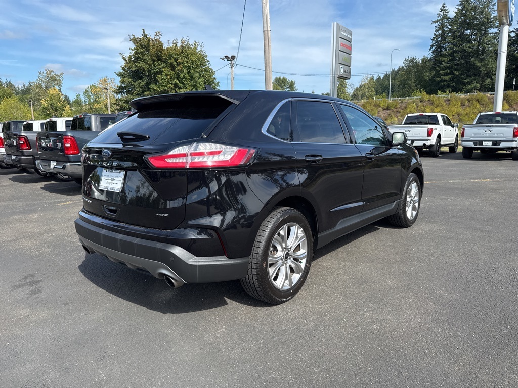 2024 Ford Edge Titanium photo 4
