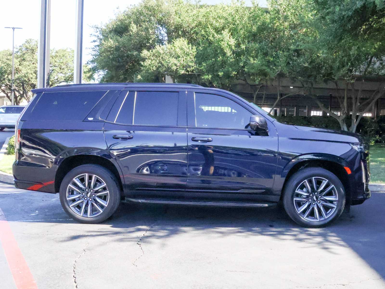 2022 Cadillac Escalade Sport photo 3