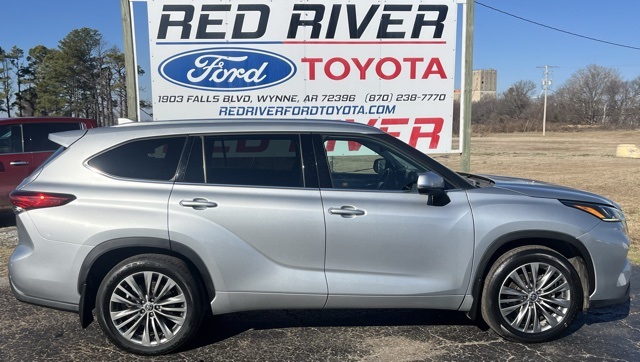 2020 Toyota Highlander Platinum's photo