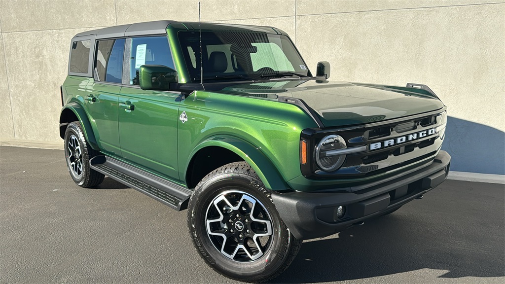 2025 Ford Bronco 4-Door Outer Banks's photo