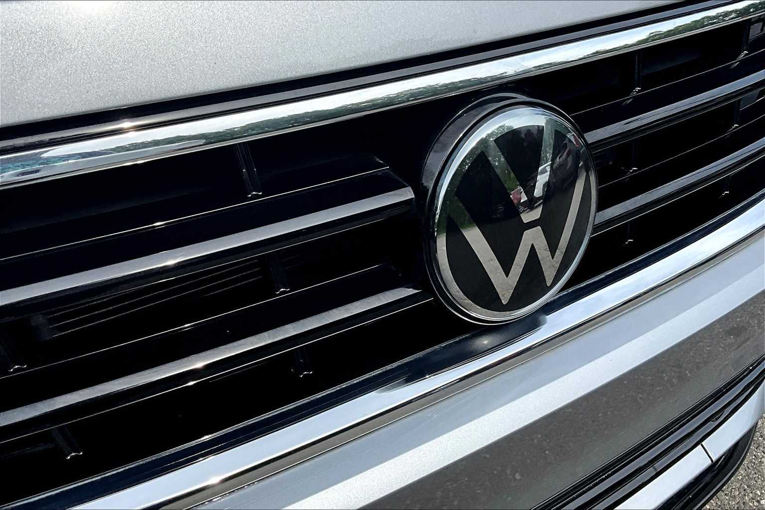 2024 Volkswagen Tiguan SE R-Line Black photo 26