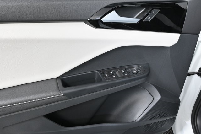 2025 Volkswagen Taos S photo 5