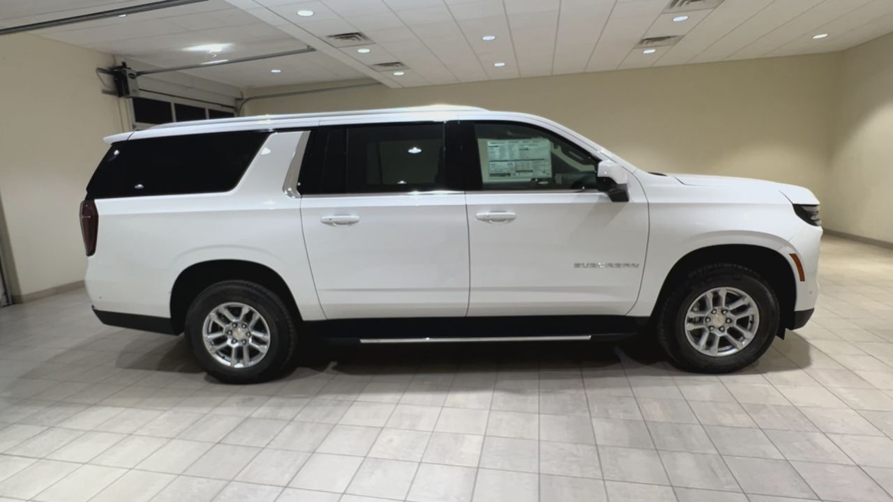 2025 Chevrolet Suburban LS photo 2