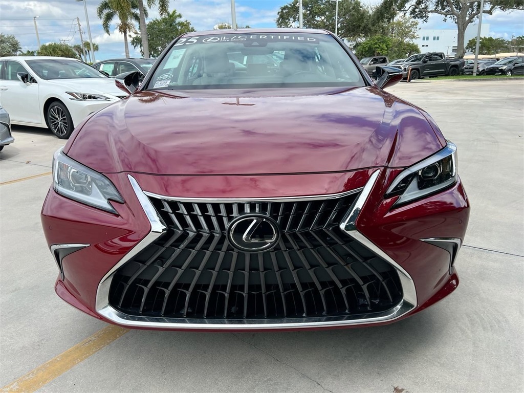 2025 Lexus ES 300h Premium photo 2