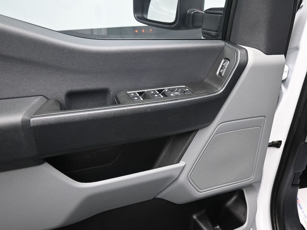 2024 Ford F-250 photo 8