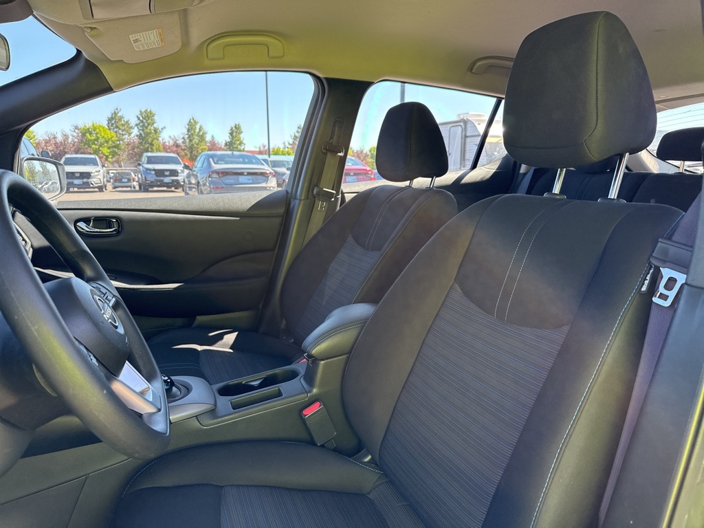 2024 Nissan Leaf S photo 9