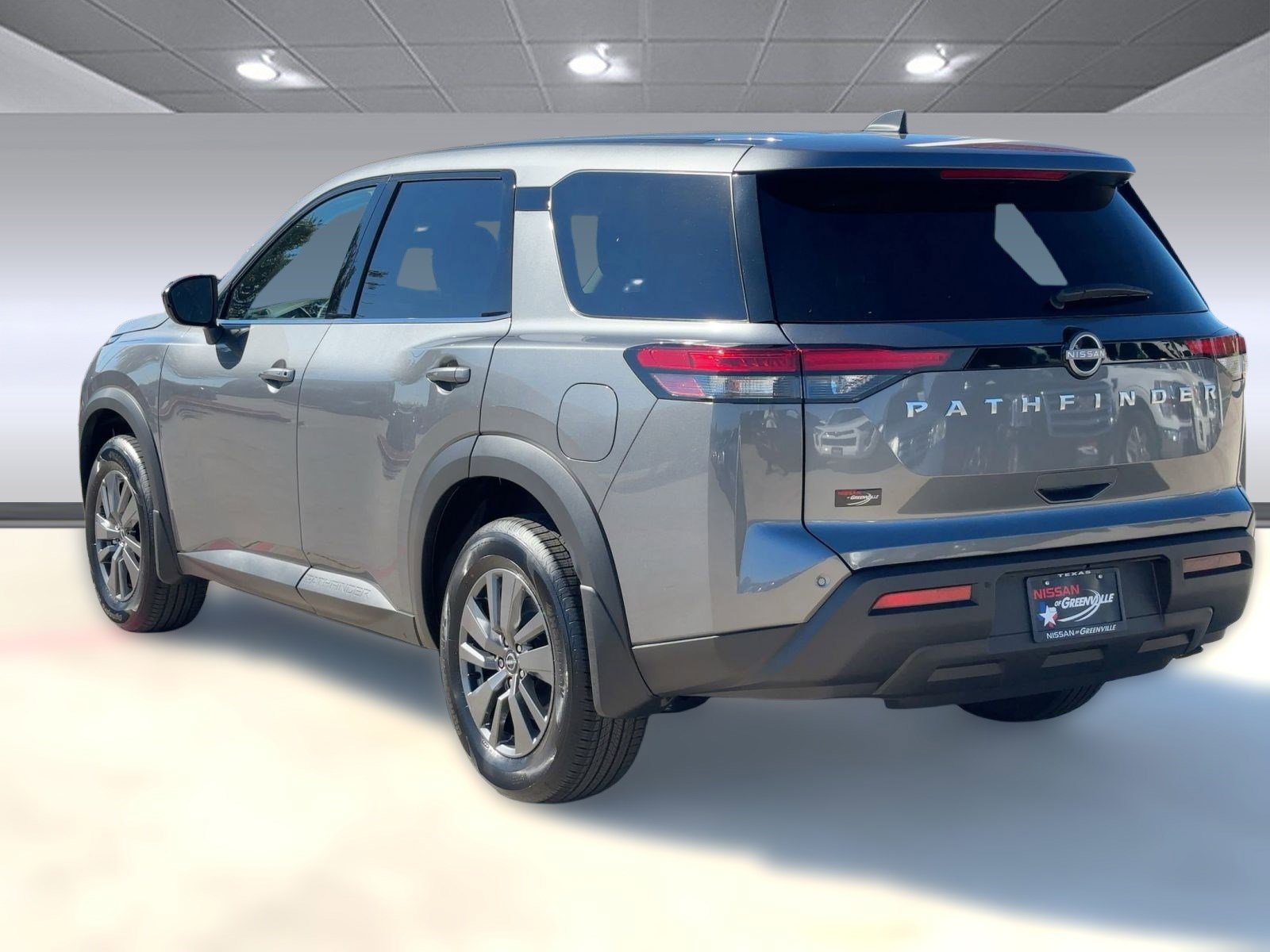 2025 Nissan Pathfinder S photo 3