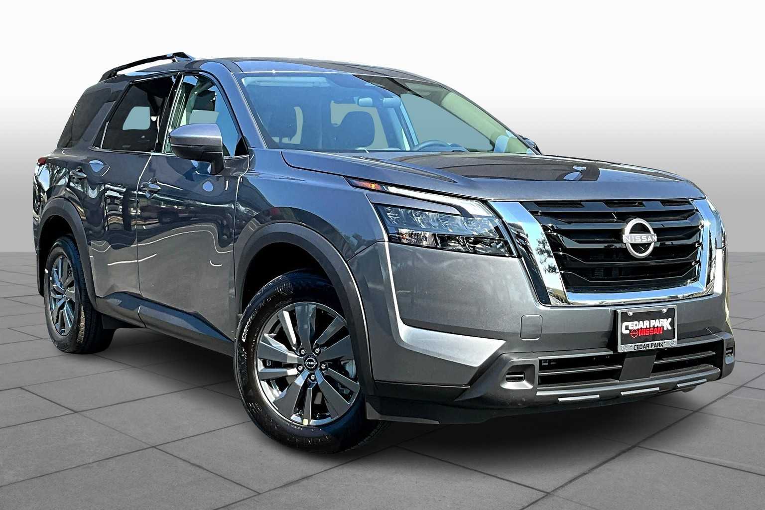 2025 Nissan Pathfinder SV photo 2