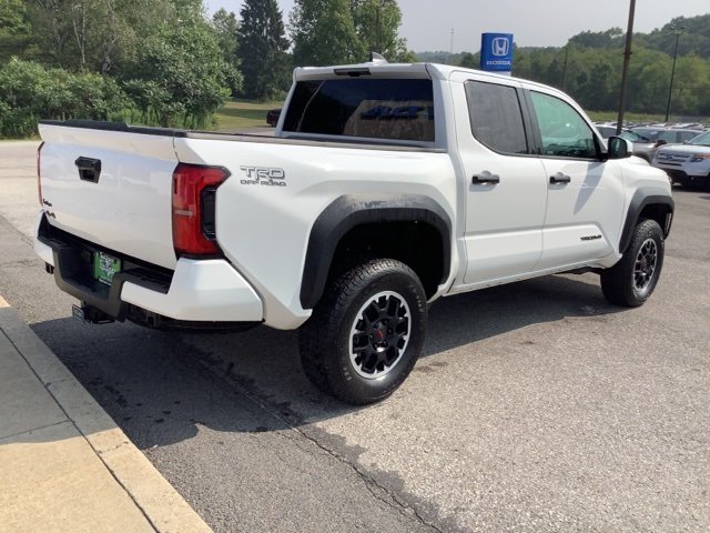 2024 Toyota Tacoma TRD Off-Road photo 4