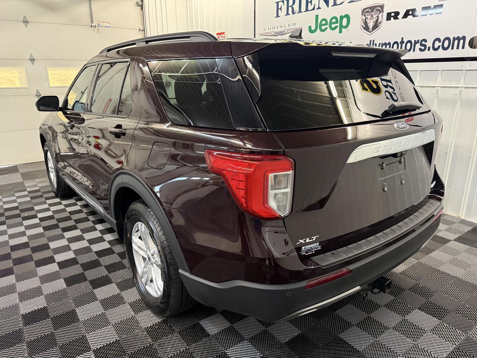 2022 Ford Explorer XLT photo 3