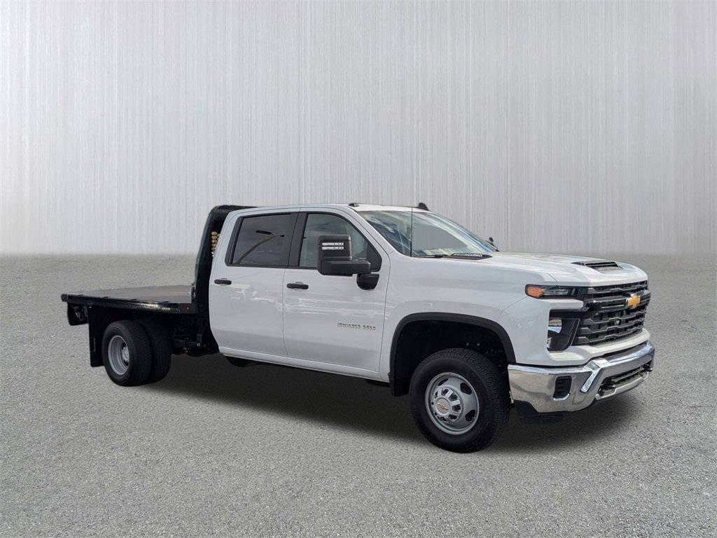 2025 Chevrolet Silverado HD WT's photo