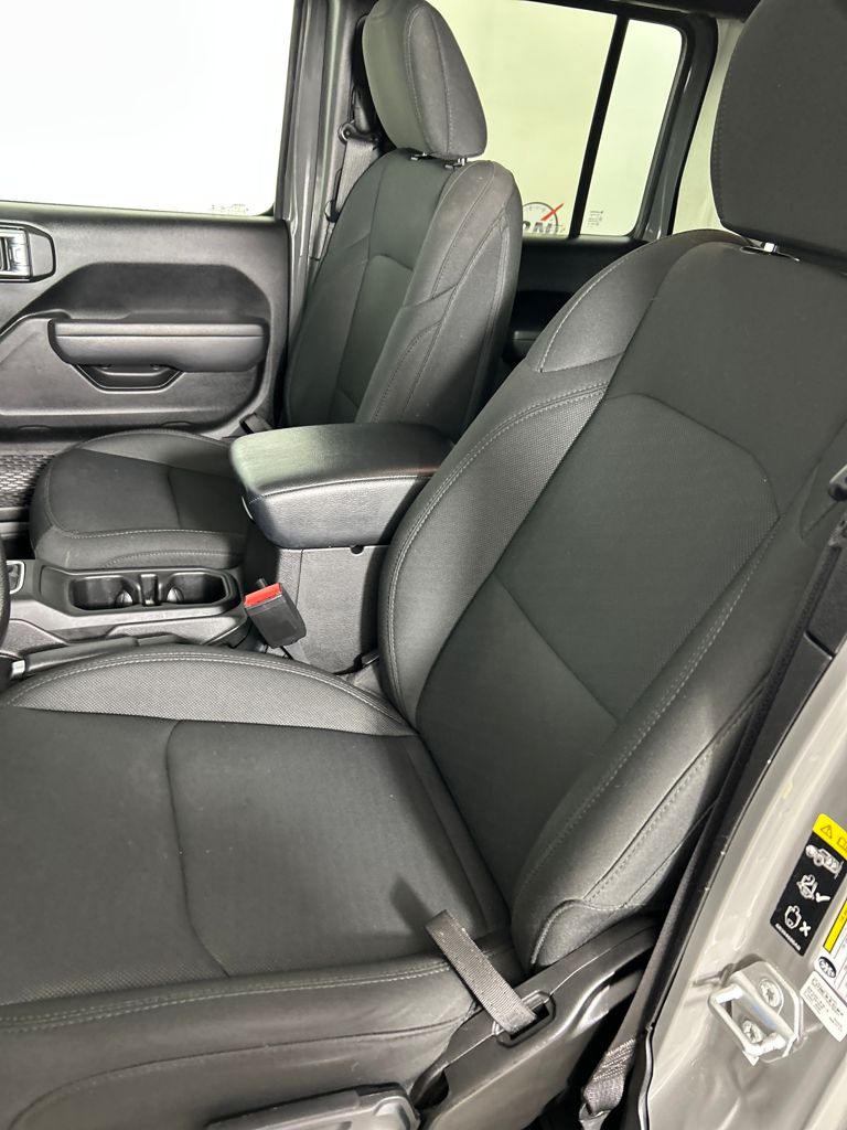 2022 Jeep Wrangler Unlimited Willys photo 4