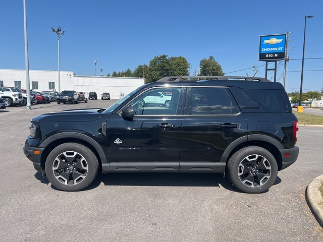 2022 Ford Bronco Sport Outer Banks photo 2