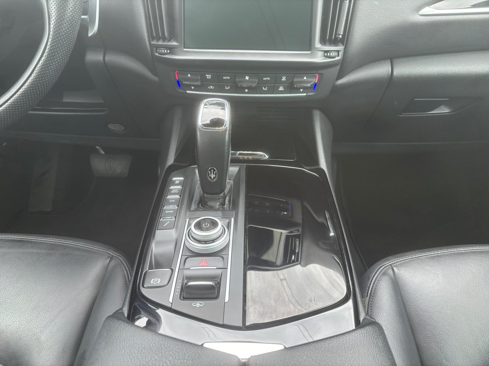 2023 Maserati Levante Modena S photo 11