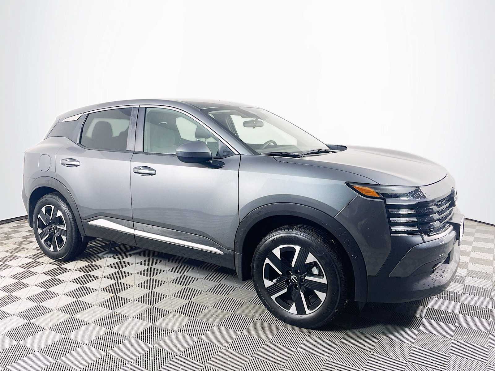 2025 Nissan Kicks SV photo 2