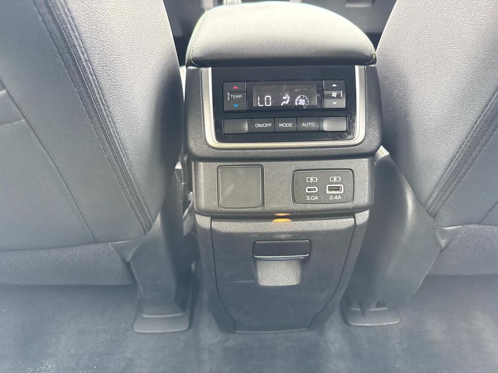 2024 Subaru Ascent Onyx Edition photo 18