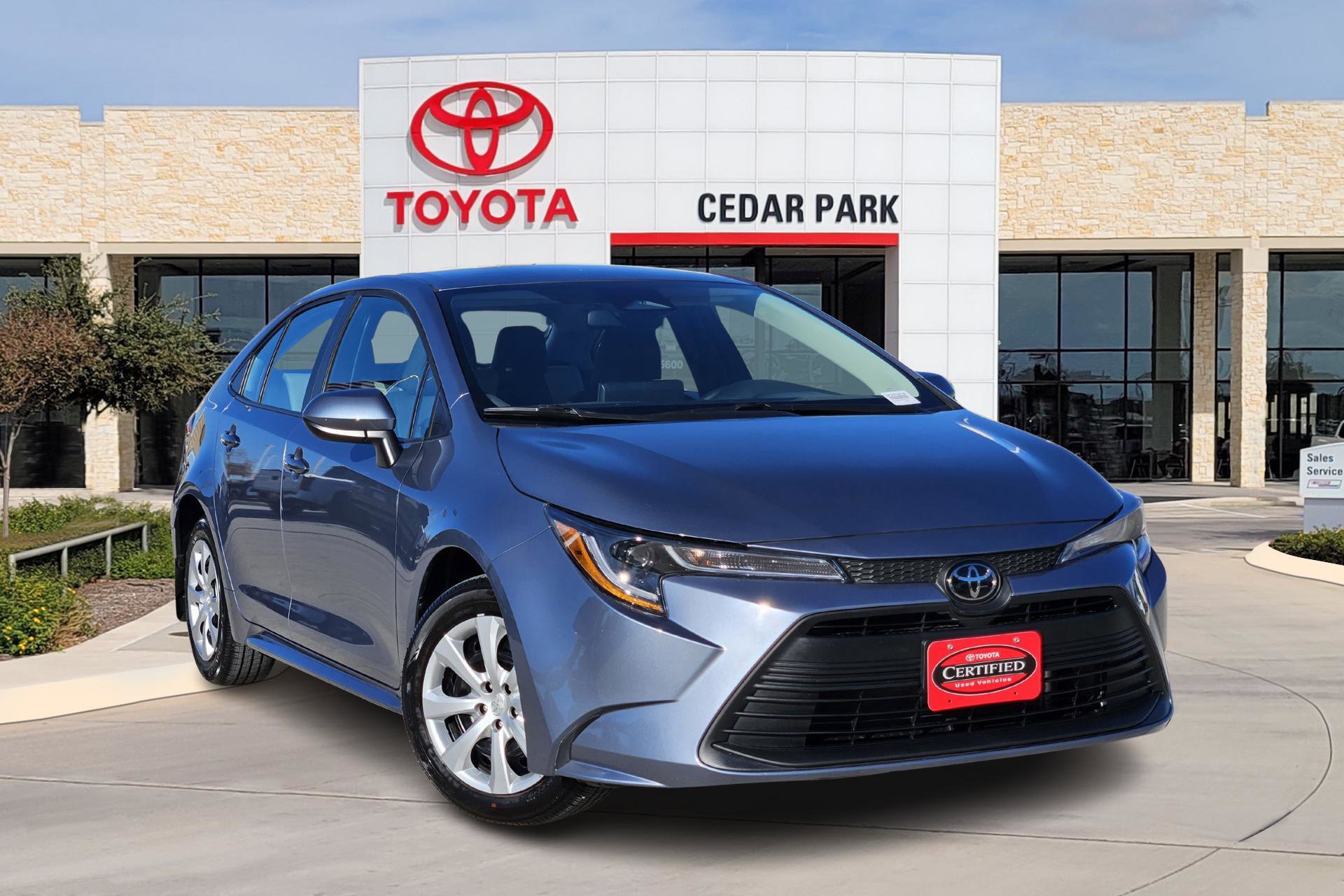 2025 Toyota Corolla LE's photo