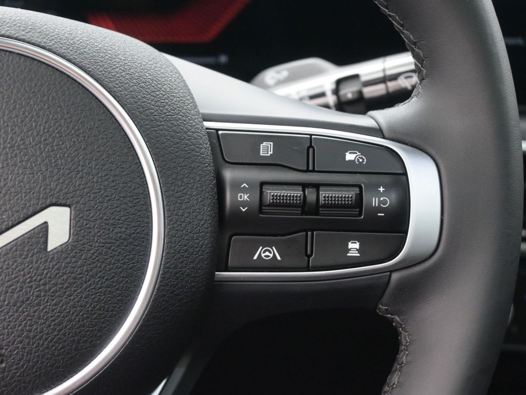 2025 Kia K5 GT-Line photo 21