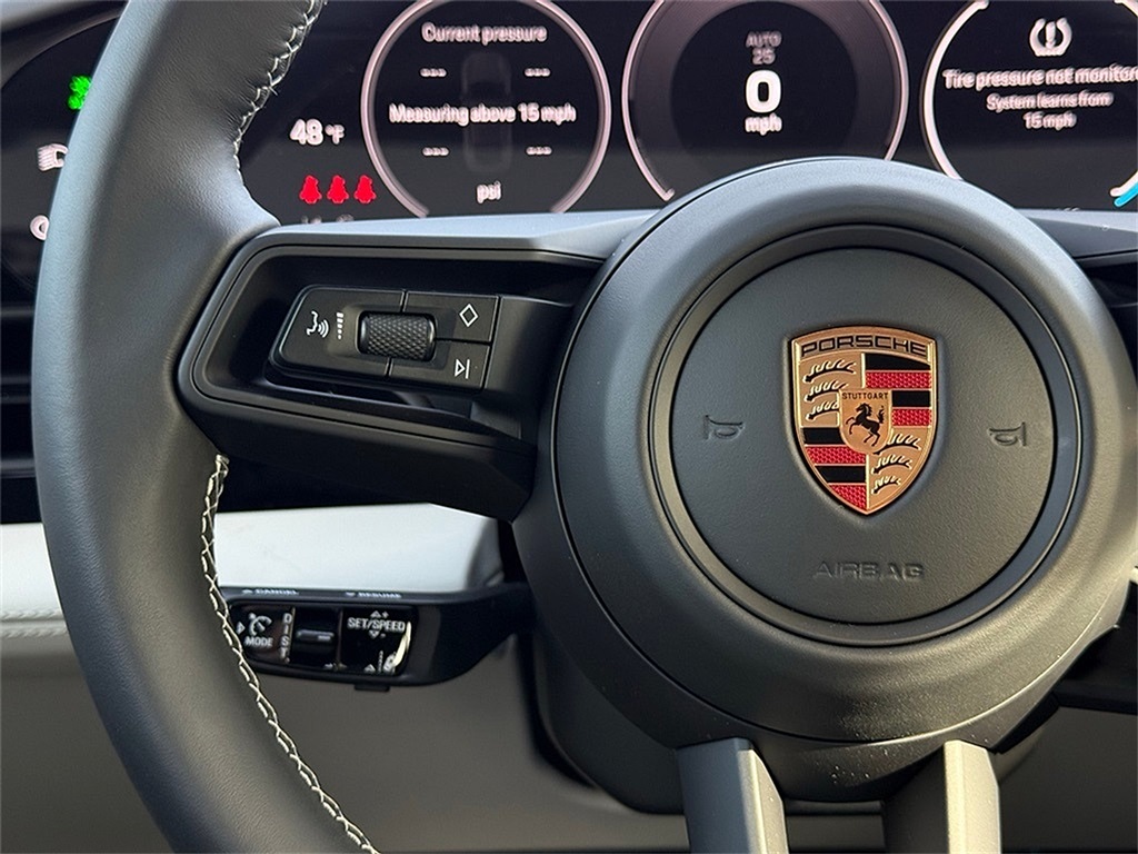 2025 Porsche Taycan 4S photo 19