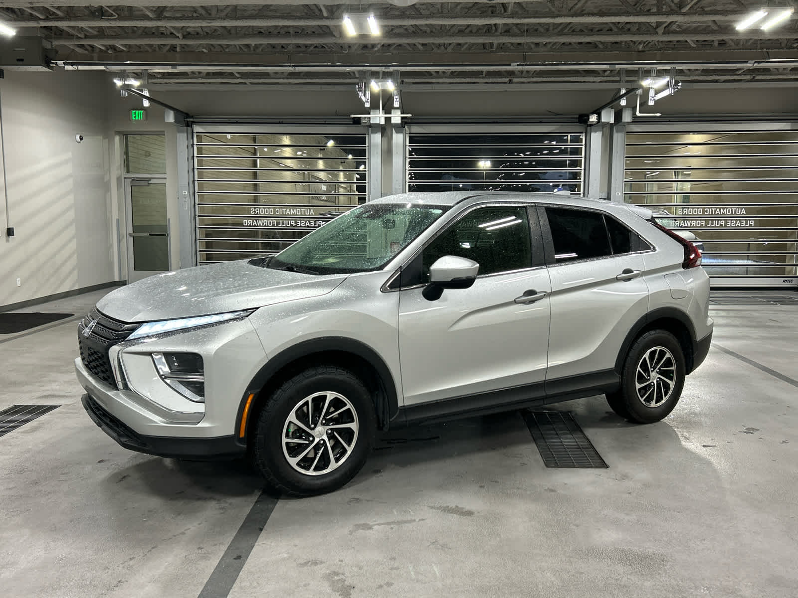 2022 Mitsubishi Eclipse Cross ES's photo