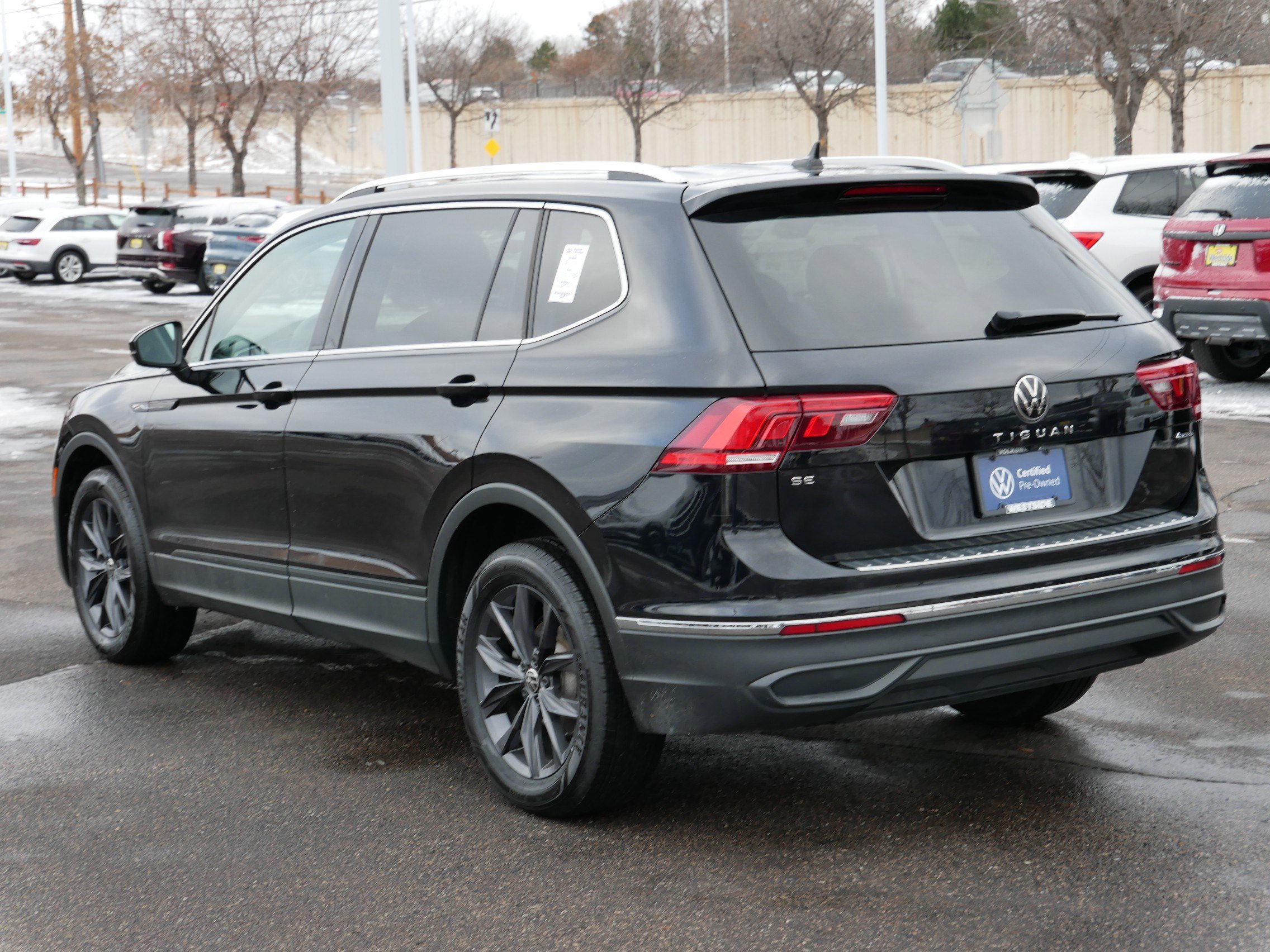 2022 Volkswagen Tiguan SE photo 4