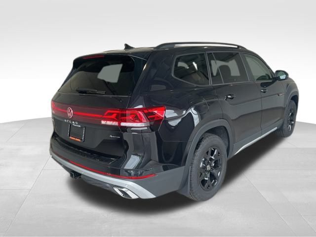2025 Volkswagen Atlas Peak Edition SE photo 3
