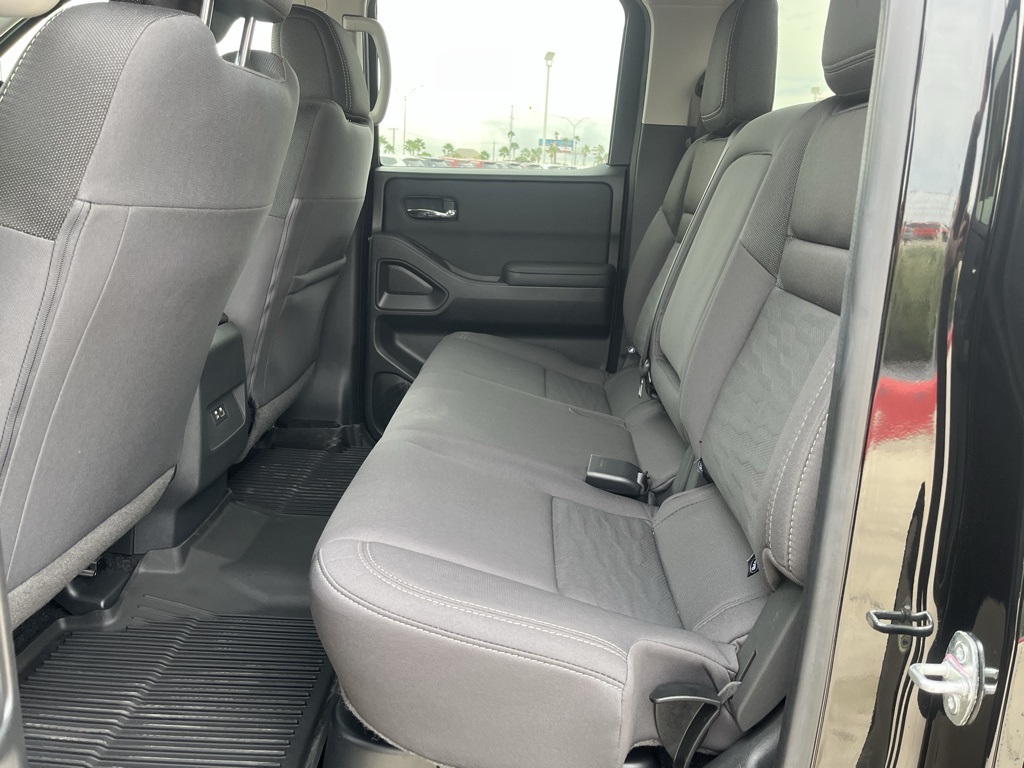 2024 Nissan Frontier SV photo 16
