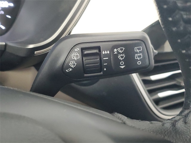 2020 Ford Escape SEL photo 17