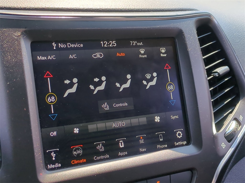 2022 Jeep Cherokee Trailhawk photo 27