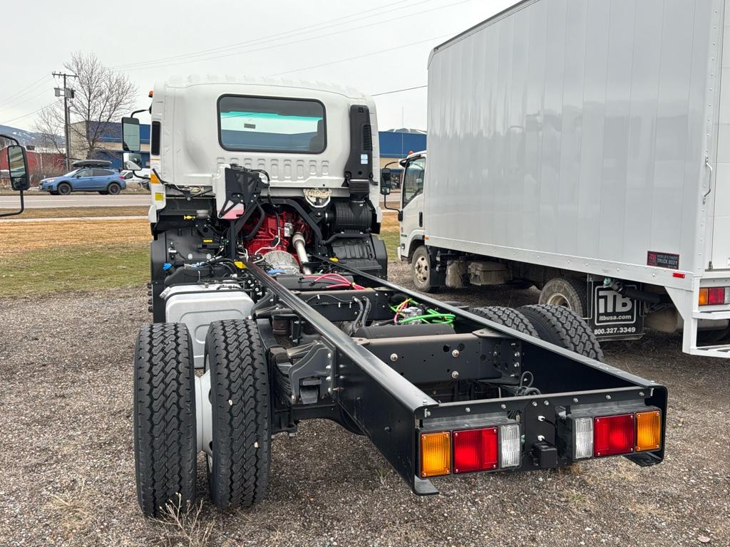 2024 Isuzu FTR photo 3
