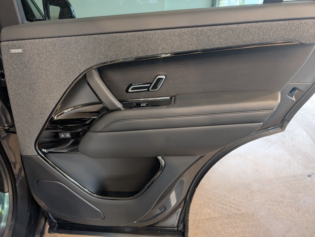 2025 Land Rover Range Rover Sport SE photo 23