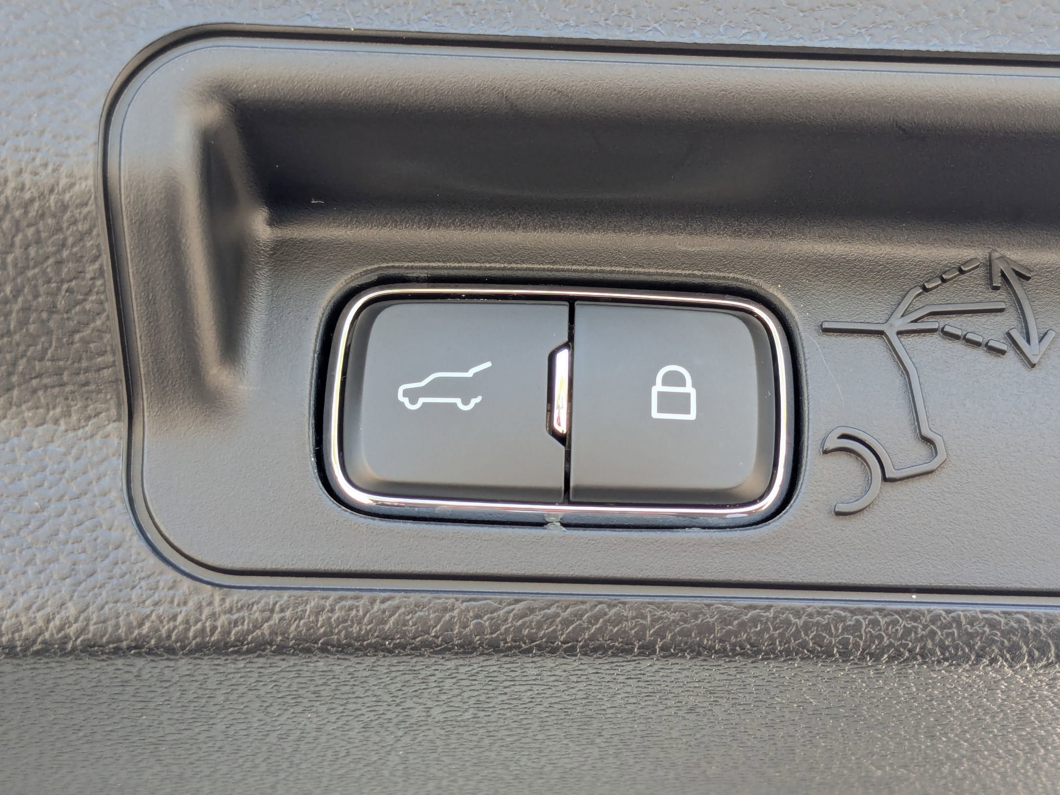 2024 Ford Explorer ST photo 35