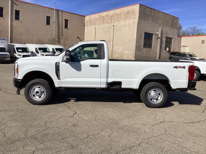 2025 Ford F-350 photo 4