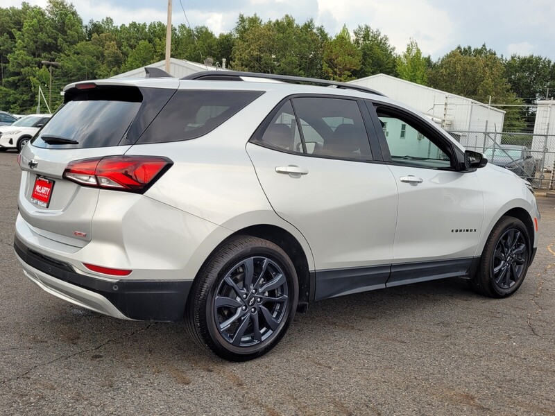 2022 Chevrolet Equinox RS photo 3